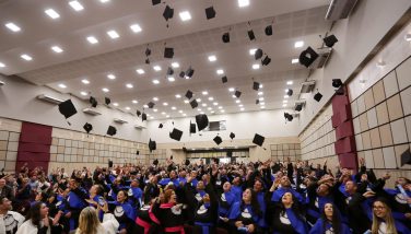 Cerca de 160 concluintes da graduação EAD recebem diplomas em cerimônia na Uningá